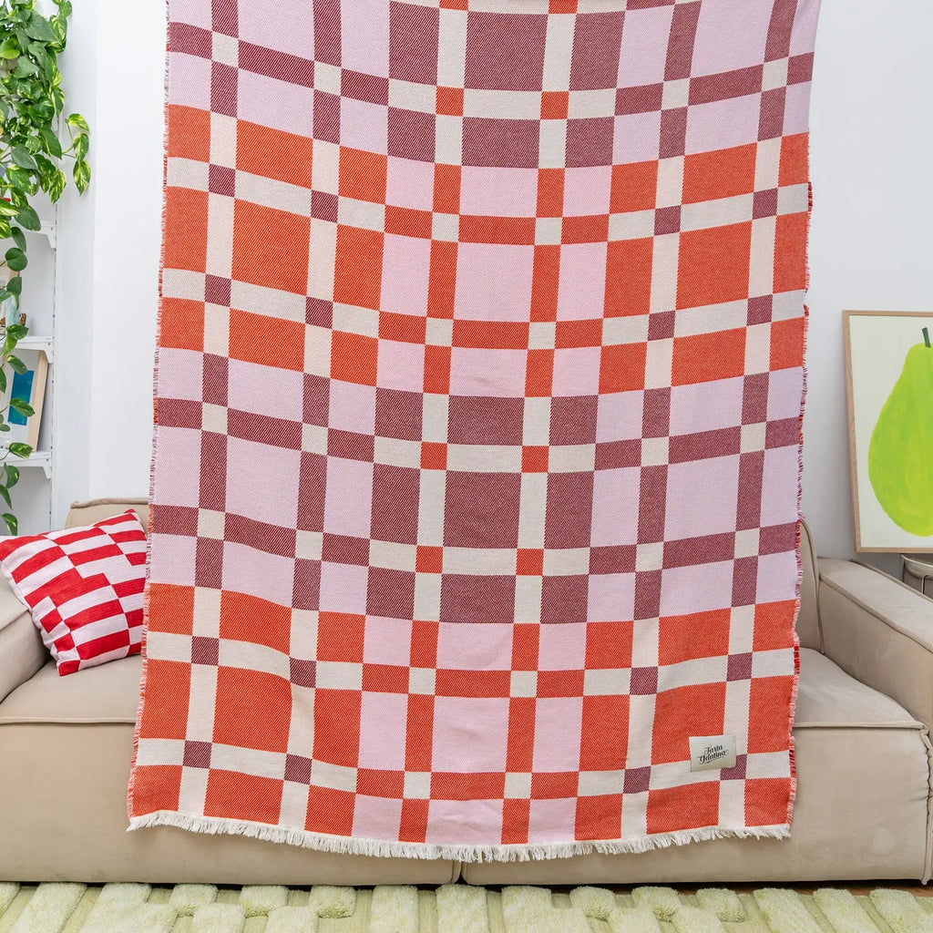 Picnic Plaid Throw by Tarta Gelatina