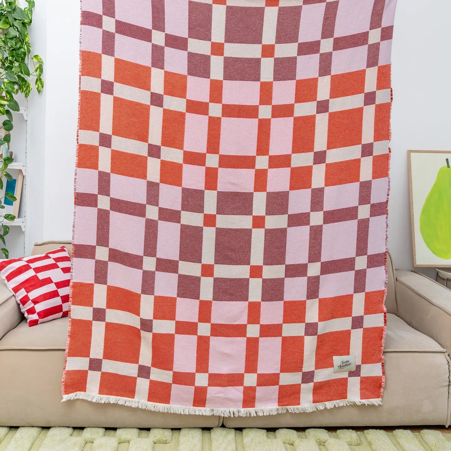 Picnic Plaid Throw by Tarta Gelatina