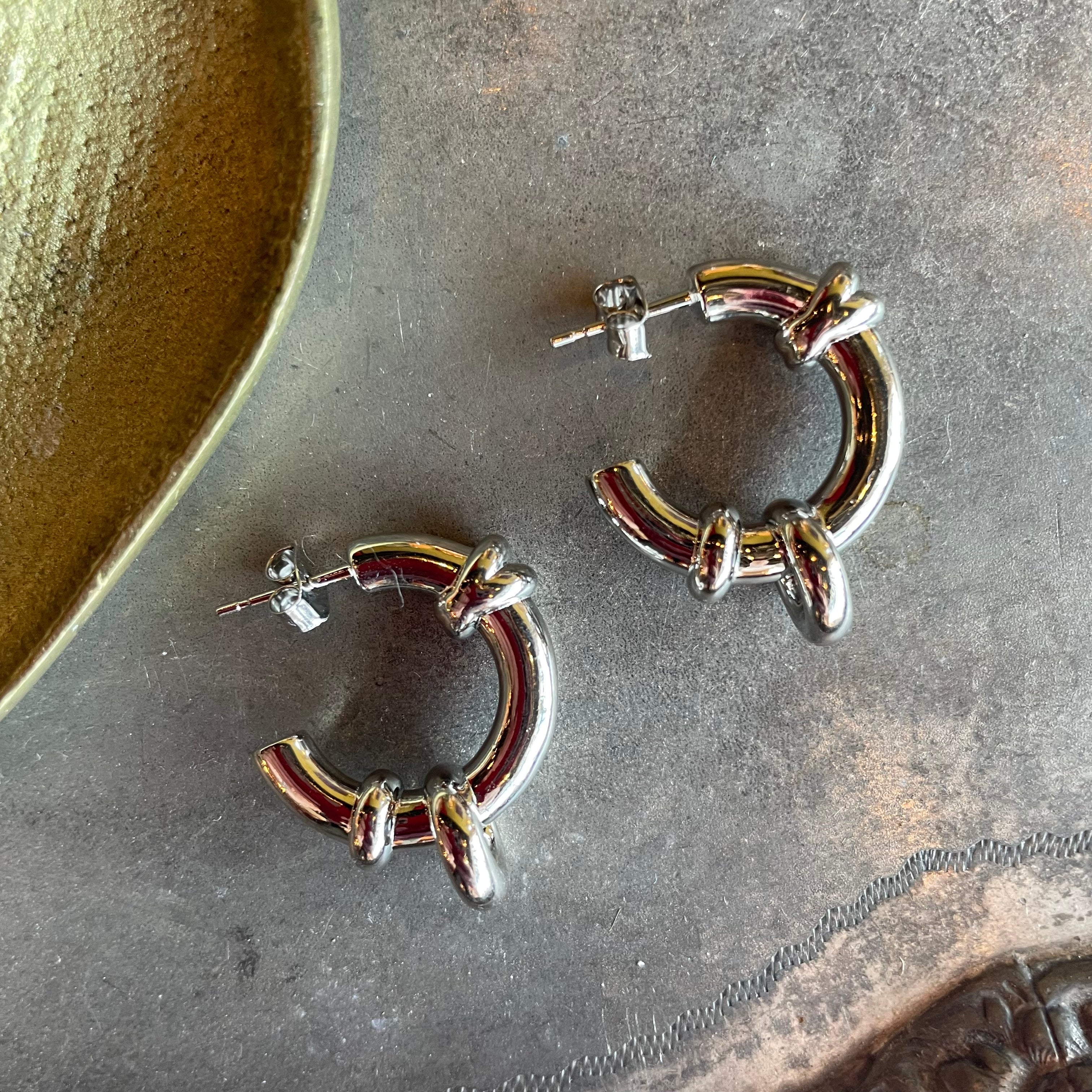 Janis Earrings by Justine Clenquet