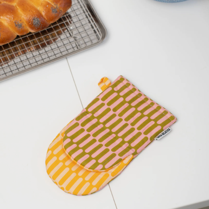 Oven Mitt by Tarta Gelatina