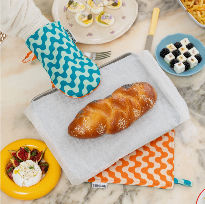 Oven Mitt by Tarta Gelatina